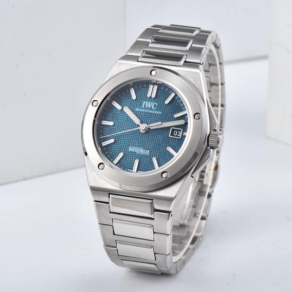 アイ・ダブリュー・シー背面デザイン